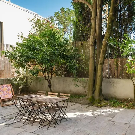 Holiday home Guestready - Historic Courtyard Townhouse *